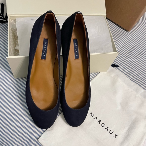 New In Box Margaux Classic Flat, Midnight Navy Suede, 43W / 12W - Picture 4 of 6